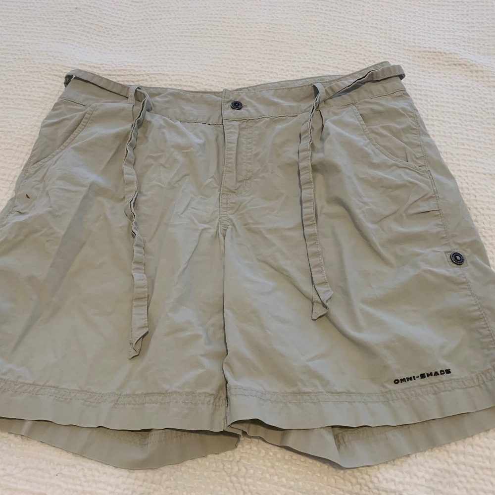 Columbia beige hiking shorts, women, size 12